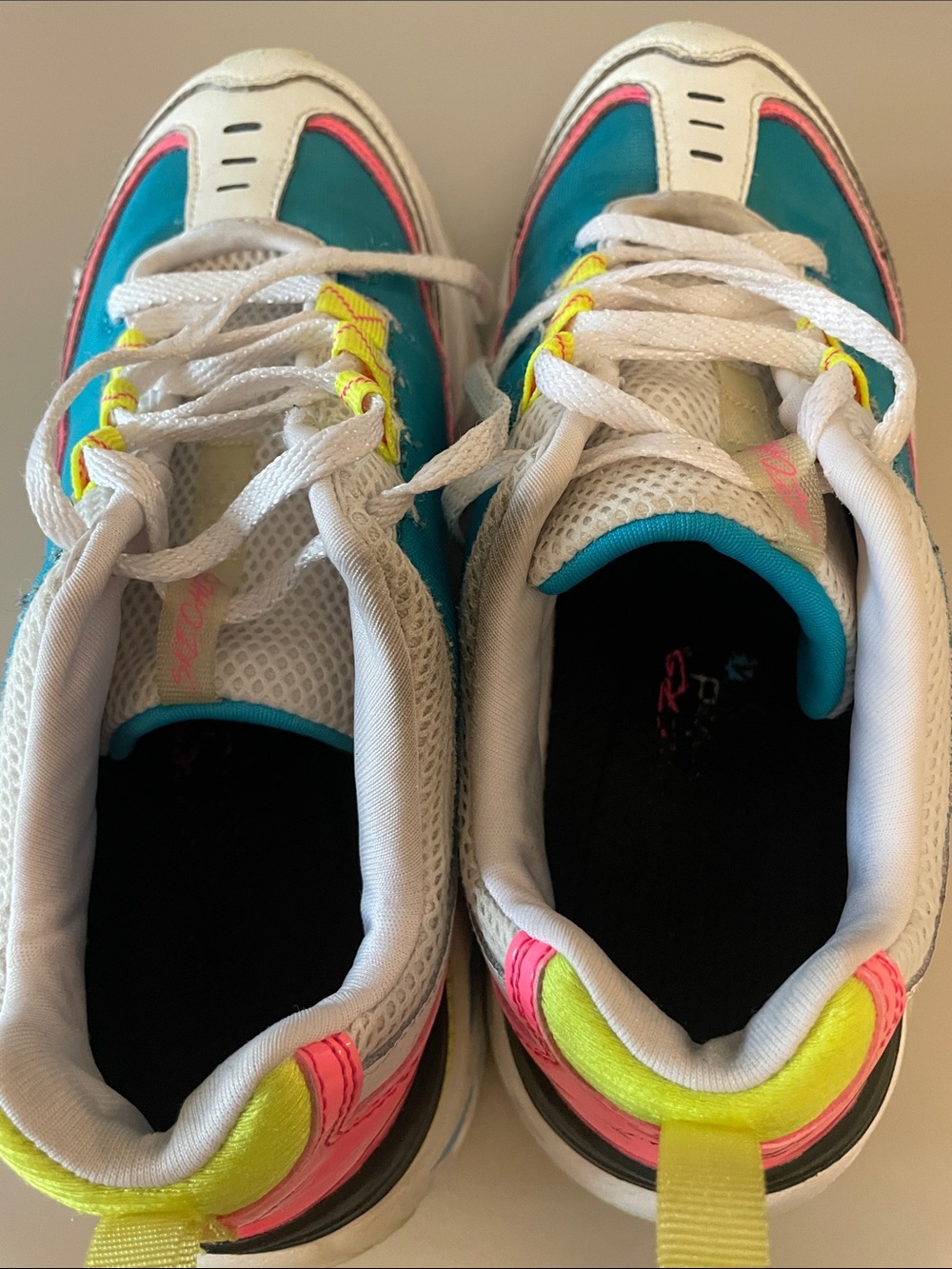 Sneakers - Picture 5 of 7